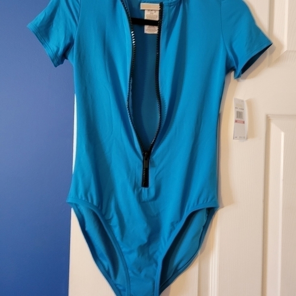 MICHAEL Kors Zipper Swimsuit 🏊‍♂️ - Picture 3 of 4